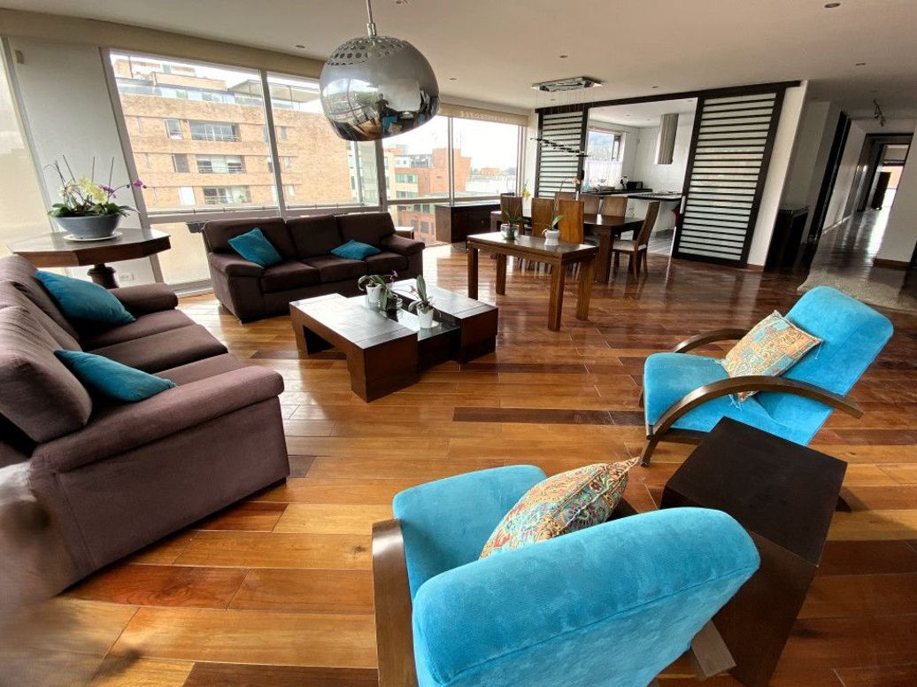 Apartamento de 3 alcobas en venta en Chico, Bogotá, 300 m² · foto 3 de 20