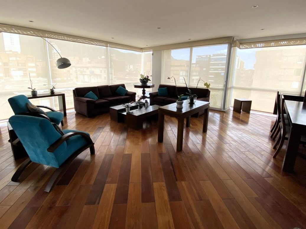 Apartamento de 3 alcobas en venta en Chico, Bogotá, 300 m² · foto 2 de 20