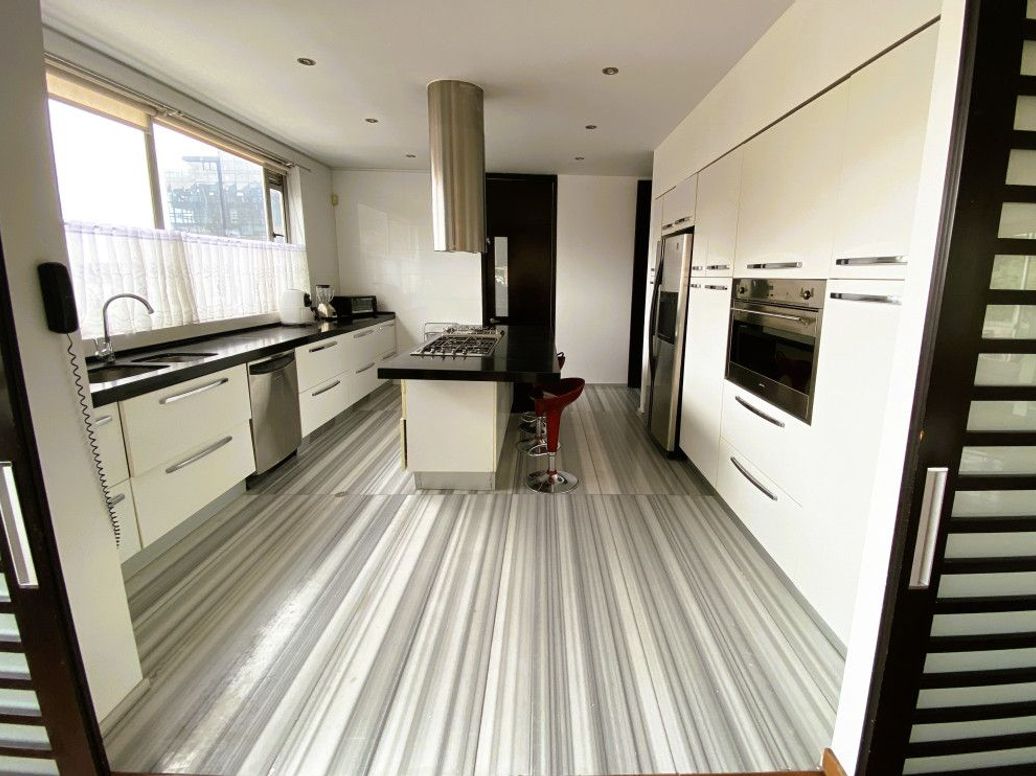 Apartamento de 3 alcobas en venta en Chico, Bogotá, 300 m² · foto 11 de 20