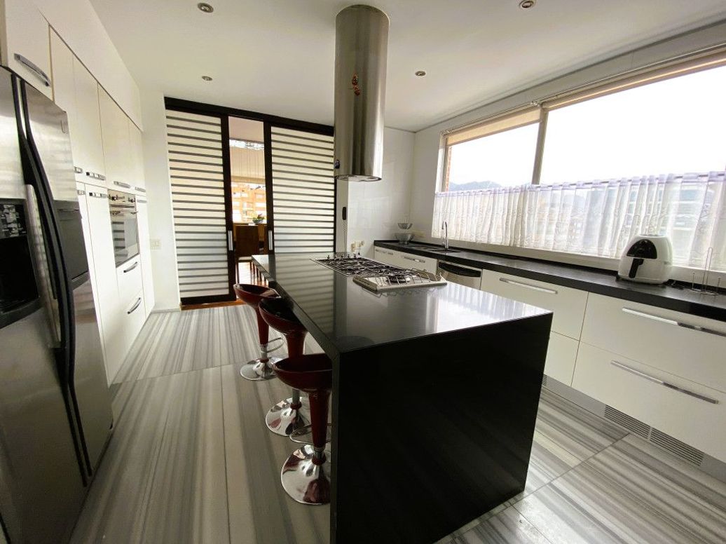 Apartamento de 3 alcobas en venta en Chico, Bogotá, 300 m² · foto 9 de 20