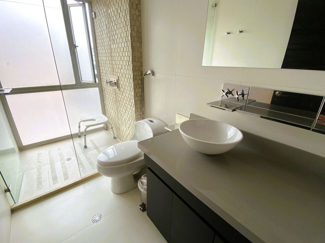 Apartamento de 3 alcobas en venta en Chico, Bogotá, 300 m² · foto 18 de 20