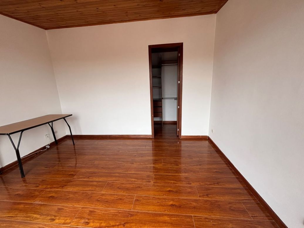 Apartamento de 4 alcobas en venta en San Antonio Nor - Occidental, Bogotá, 99 m² · foto 6 de 20