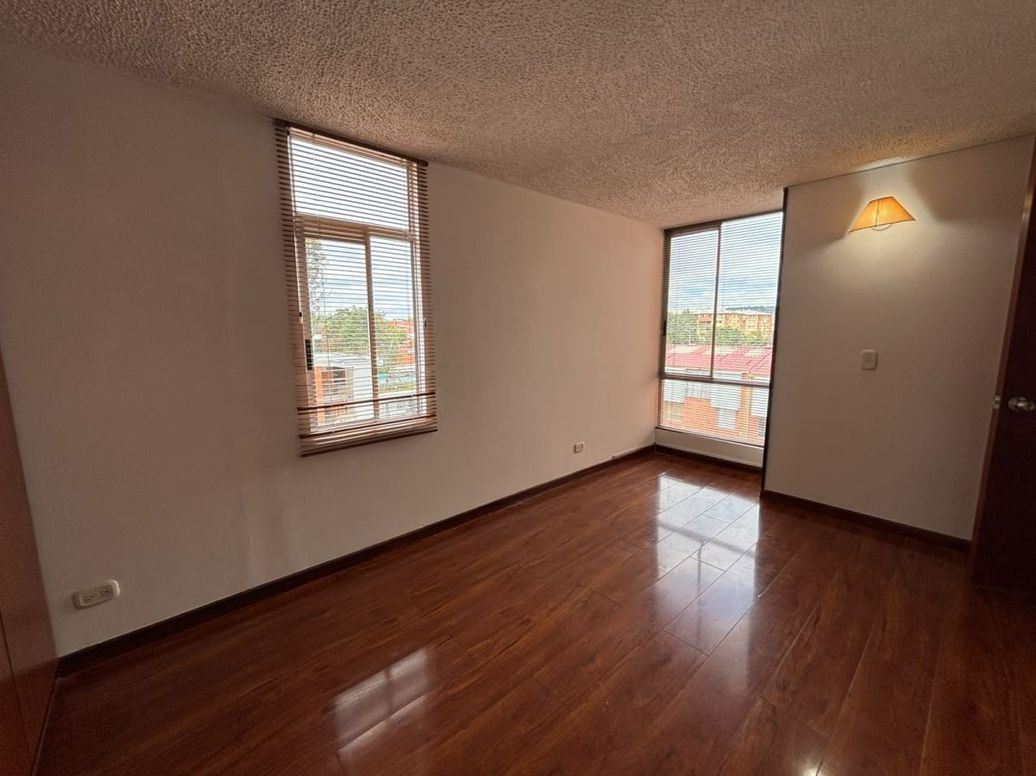 Apartamento de 4 alcobas en venta en San Antonio Nor - Occidental, Bogotá, 99 m² · foto 14 de 20