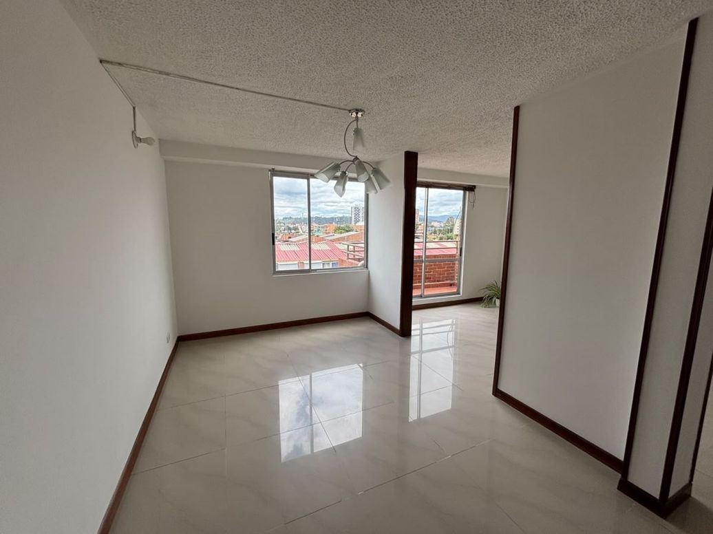 Apartamento de 4 alcobas en venta en San Antonio Nor - Occidental, Bogotá, 99 m² · foto 4 de 20