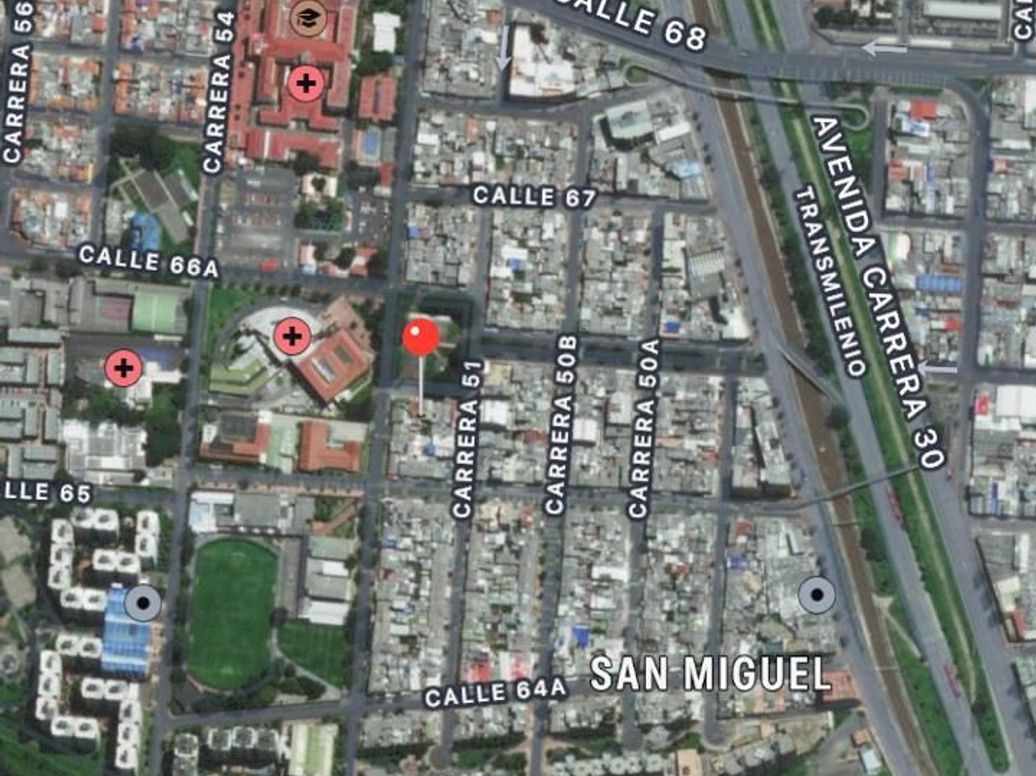Casa de 6 alcobas en venta en San Miguel, Bogotá, 350 m² · foto 3 de 3