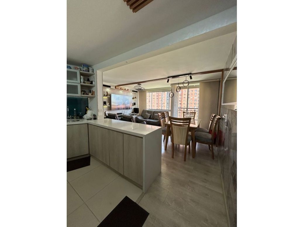 Apartamento de 3 alcobas en venta en Castilla La Nueva, Bogotá, 87 m² · foto 2 de 15