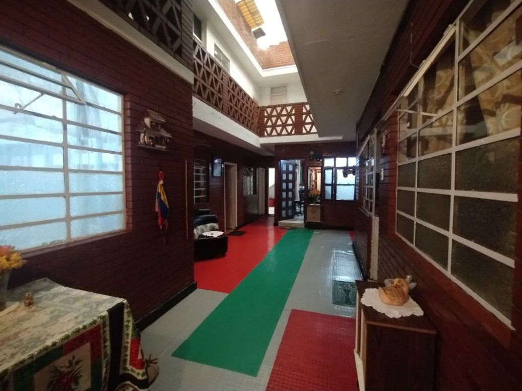 Casa de 10 alcobas en venta en La Pradera, Bogotá, 611 m² · foto 3 de 20