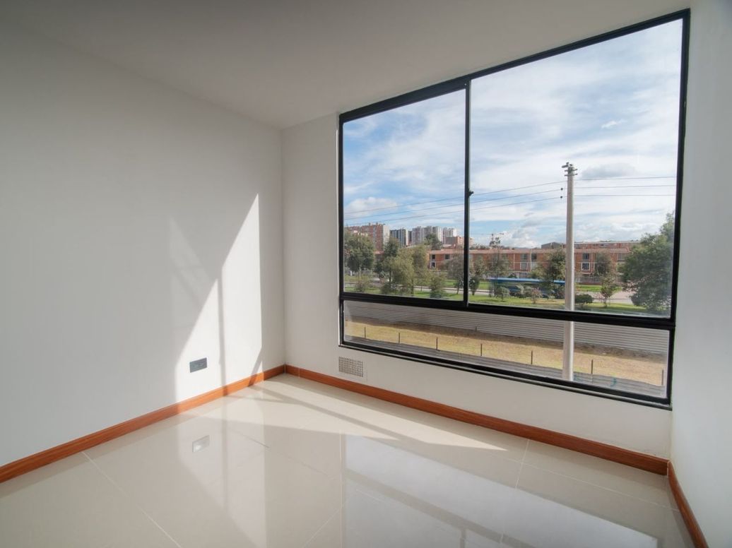 Apartamento de 3 alcobas en venta en El Vergel Occidental, Bogotá, 54 m² · foto 2 de 19