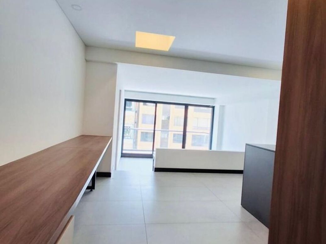 Apartaestudio en venta en Chico, Bogotá, 65 m² · foto 2 de 20