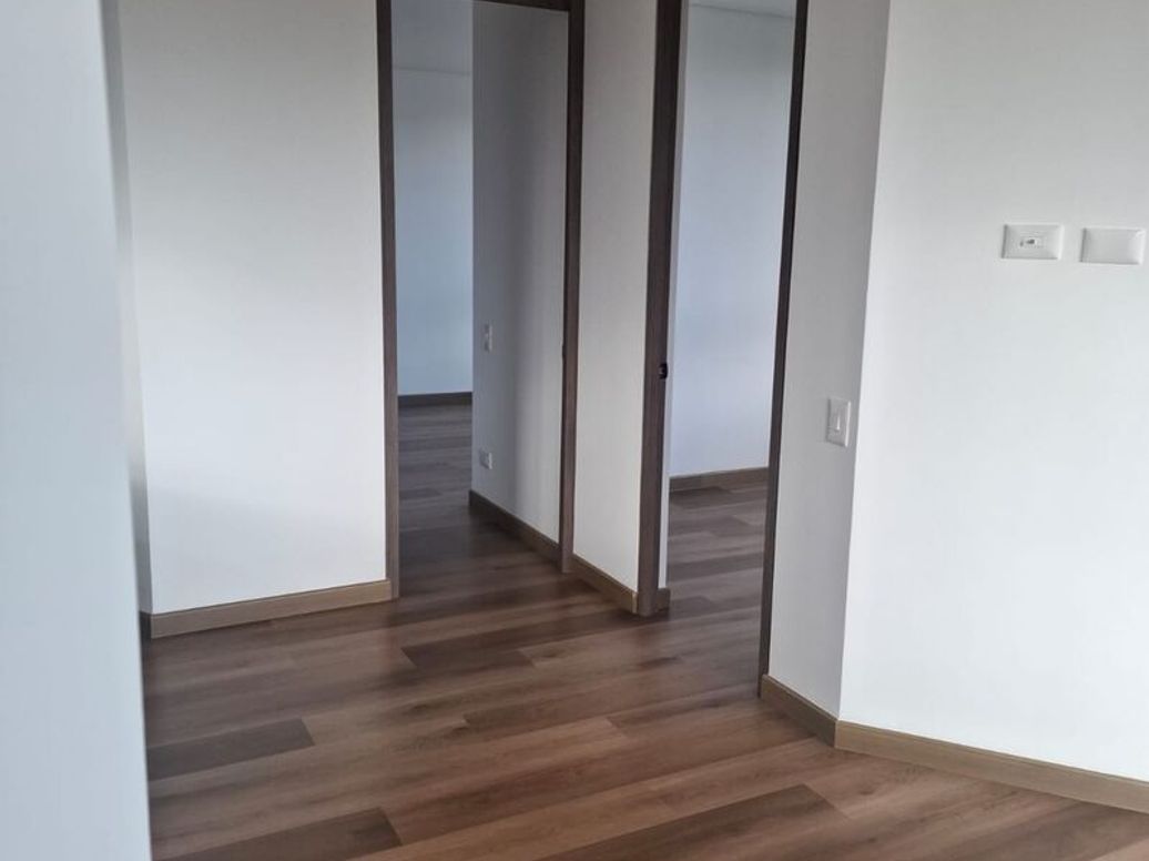 Apartamento de 2 alcobas en venta en Molinos Norte, Bogotá, 65 m² · foto 2 de 5