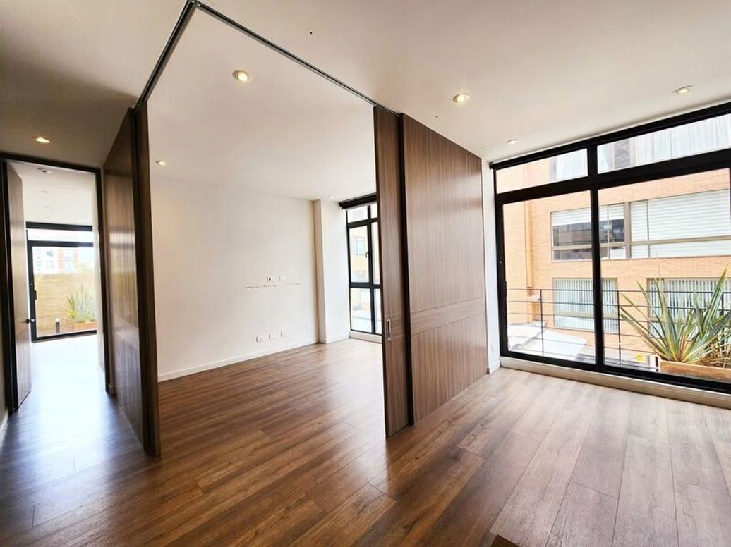 Apartamento de 1 alcoba en venta en Santa Barbara Occidental, Bogotá, 86 m² · foto 5 de 9