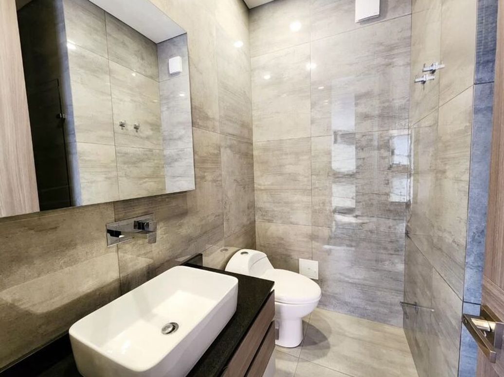 Apartamento de 1 alcoba en venta en Santa Barbara Occidental, Bogotá, 86 m² · foto 9 de 9
