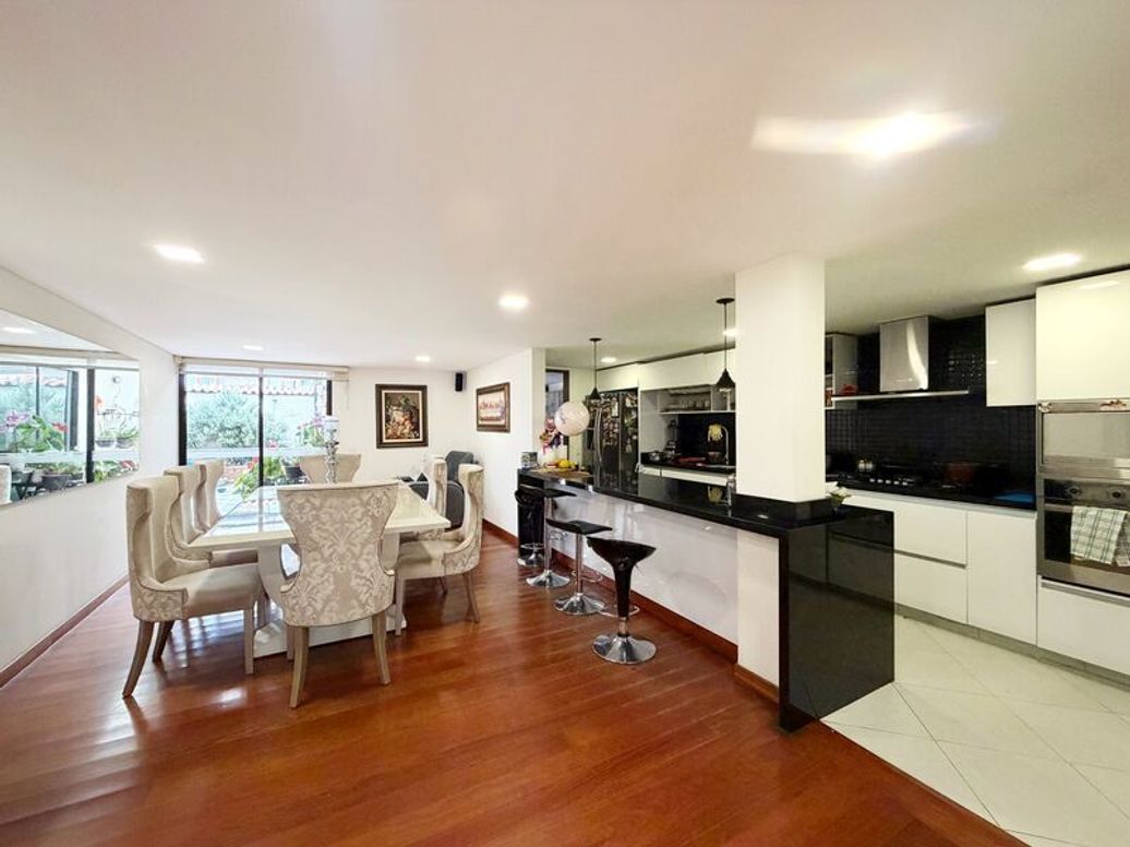 Casa de 3 alcobas en venta en Estrella Del Norte, Bogotá, 450 m² · foto 2 de 19