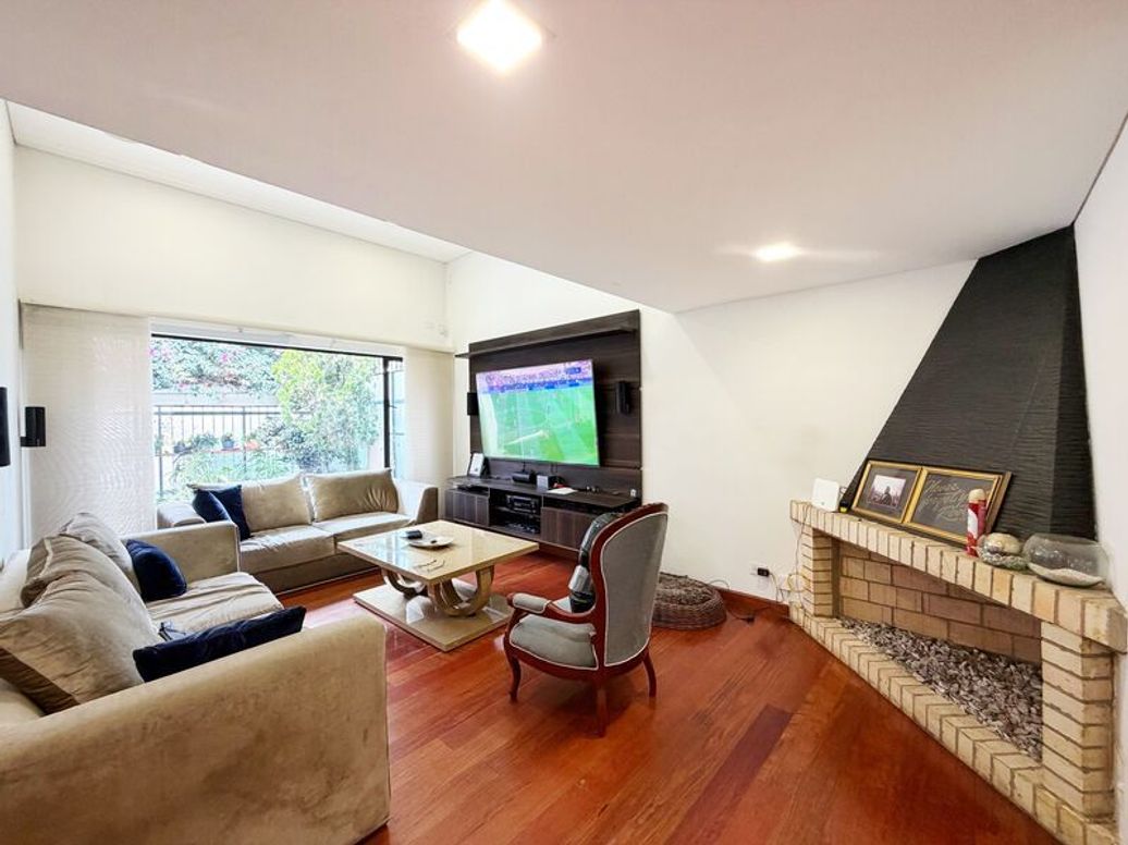 Casa de 3 alcobas en venta en Estrella Del Norte, Bogotá, 450 m² · foto 3 de 19