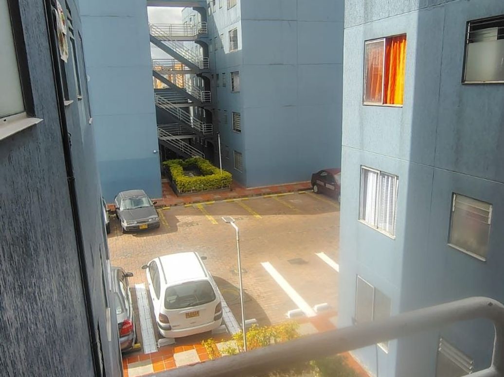Apartamento de 3 alcobas en venta en El Rincon Del Castillo, Bogotá, 58 m² · foto 11 de 18