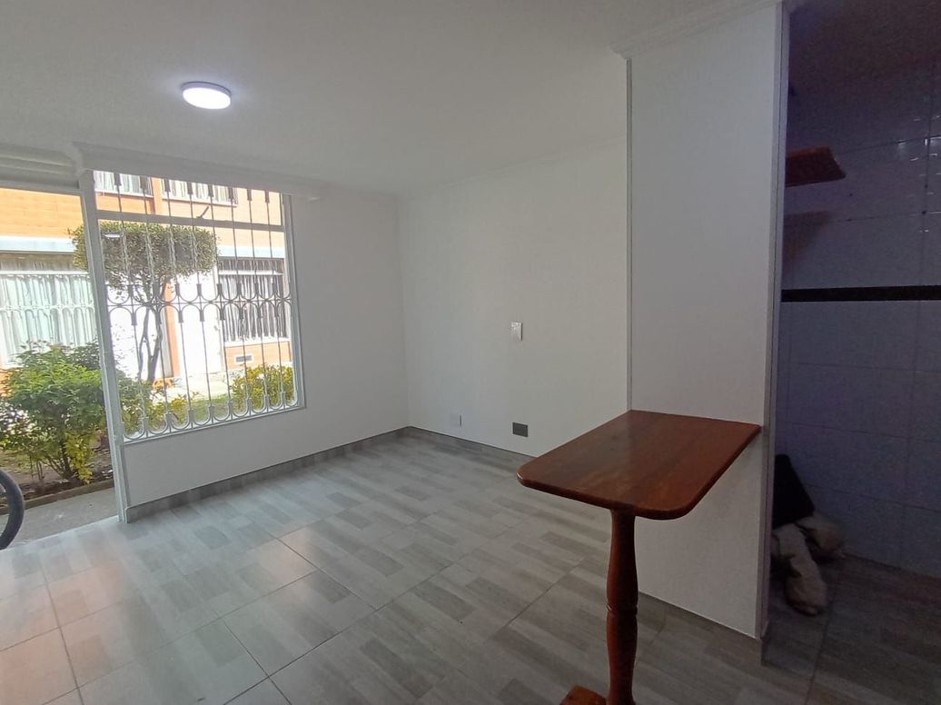 Casa de 3 alcobas en venta en Campo Alegre, Bogotá, 50 m² · foto 6 de 19