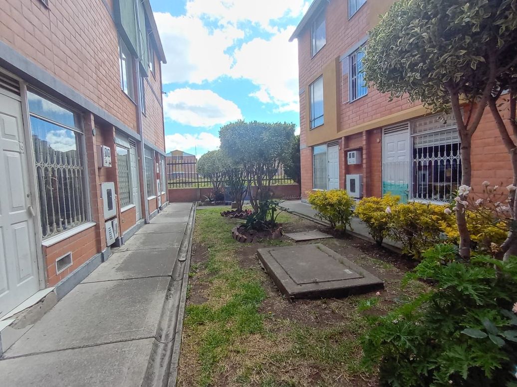 Casa de 3 alcobas en venta en Campo Alegre, Bogotá, 50 m² · foto 19 de 19