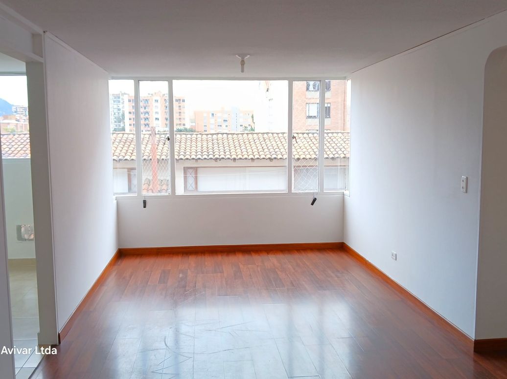 Apartamento de 3 alcobas en venta en Cedritos, Bogotá, 72 m² · foto 3 de 19