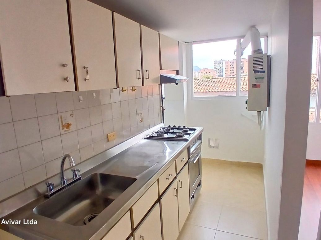 Apartamento de 3 alcobas en venta en Cedritos, Bogotá, 72 m² · foto 8 de 19