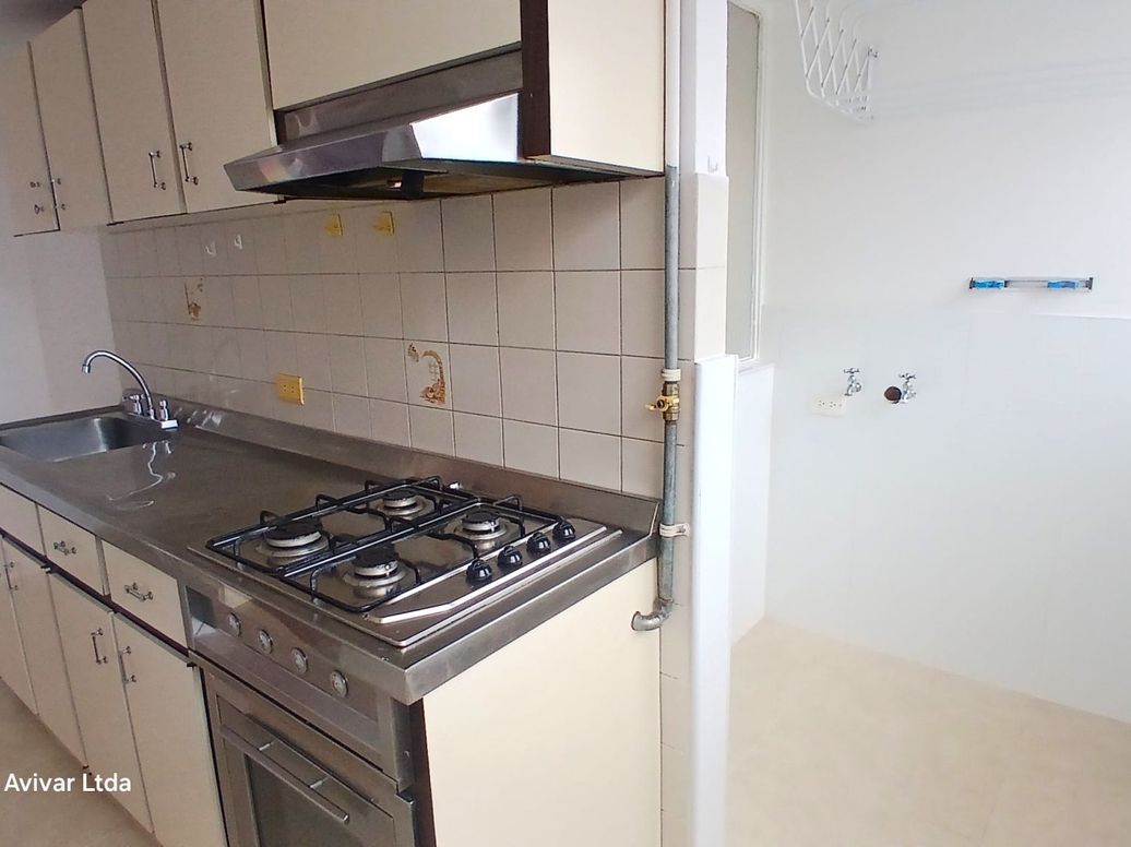 Apartamento de 3 alcobas en venta en Cedritos, Bogotá, 72 m² · foto 9 de 19