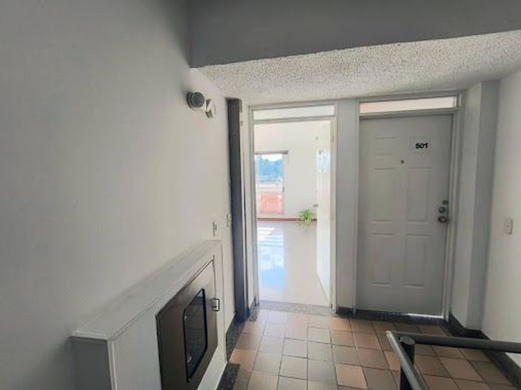 Apartamento de 4 alcobas en venta en San Antonio Noroccidental, Bogotá, 99 m² · foto 3 de 20