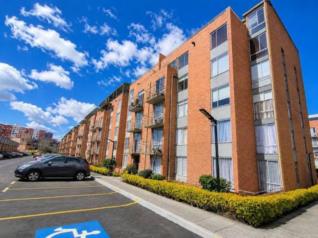 Apartamento de 4 alcobas en venta en San Antonio Noroccidental, Bogotá, 99 m² · foto 2 de 20