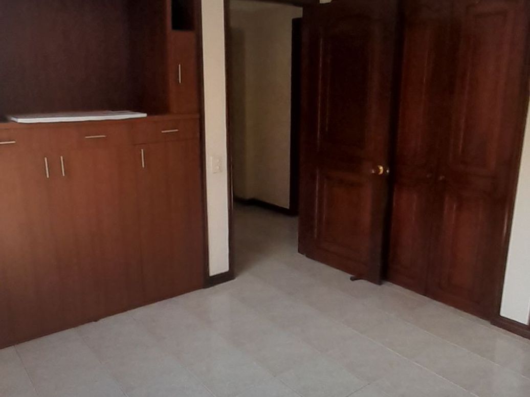 Apartamento de 3 alcobas en venta en Pontevedra, Bogotá, 84 m² · foto 13 de 19