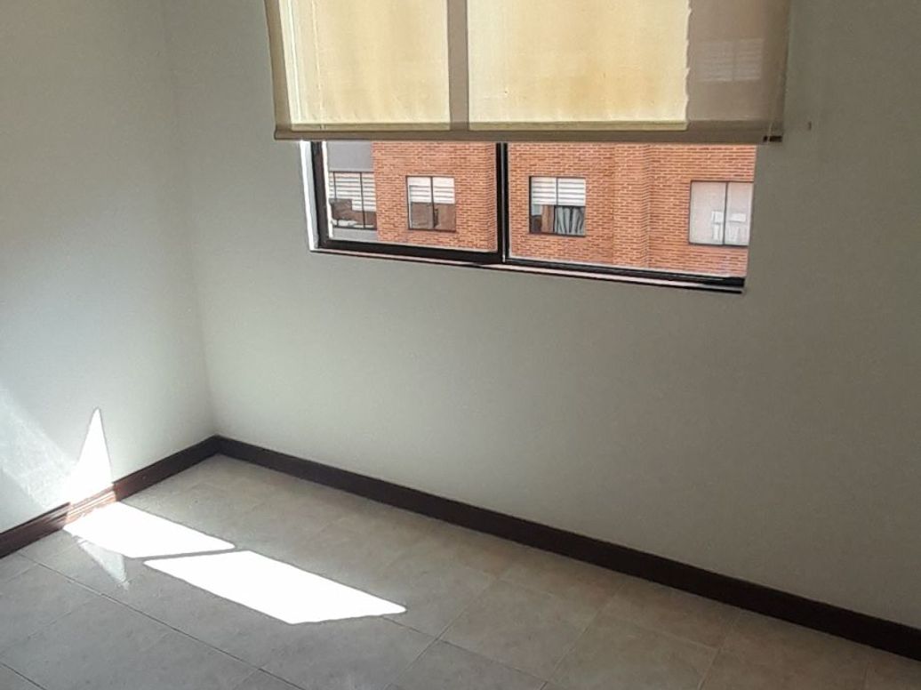 Apartamento de 3 alcobas en venta en Pontevedra, Bogotá, 84 m² · foto 4 de 19
