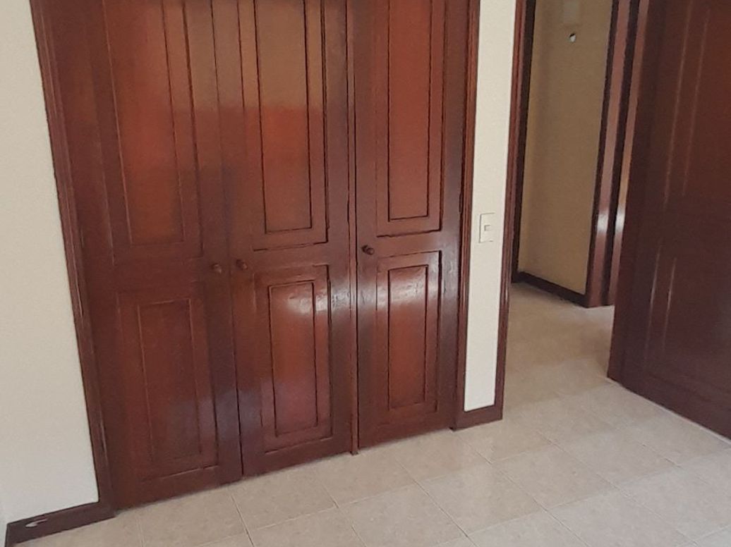 Apartamento de 3 alcobas en venta en Pontevedra, Bogotá, 84 m² · foto 17 de 19