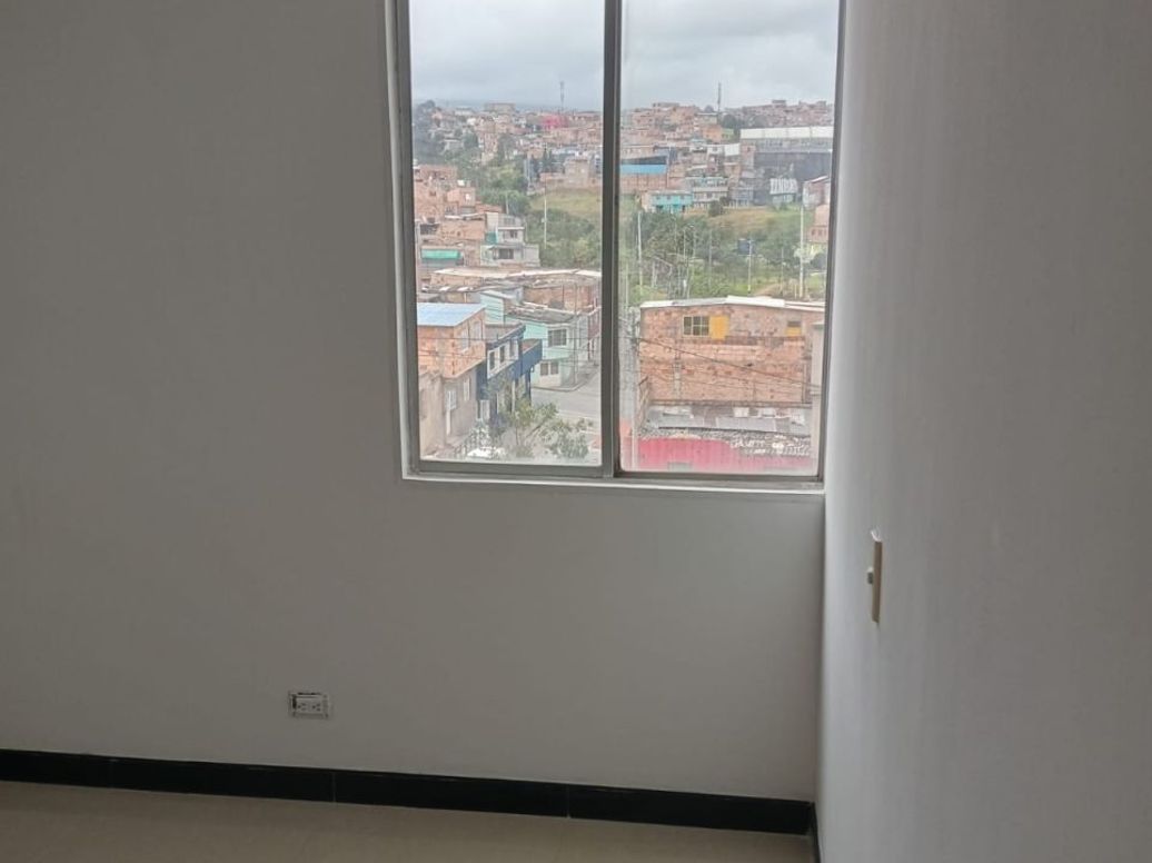 Apartamento de 3 alcobas en venta en La Picota Sur, Bogotá, 48 m² · foto 8 de 11