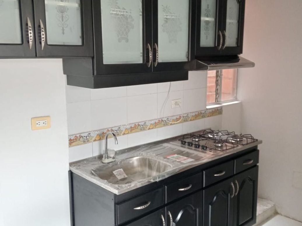 Apartamento de 3 alcobas en venta en La Picota Sur, Bogotá, 48 m² · foto 3 de 11