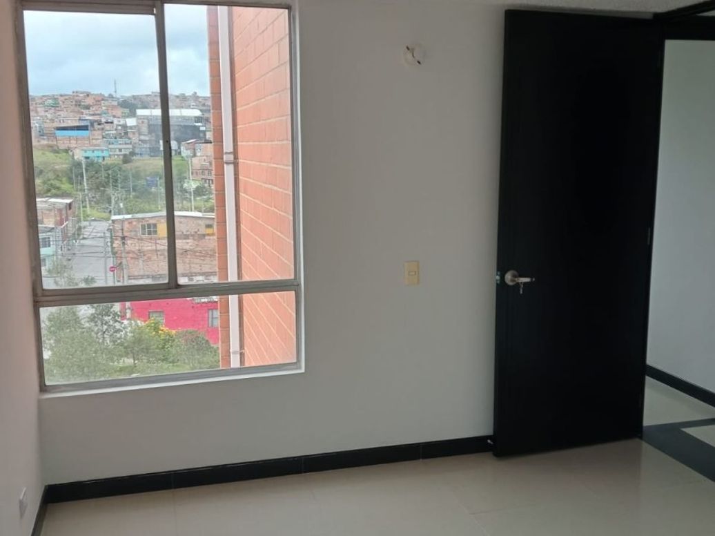 Apartamento de 3 alcobas en venta en La Picota Sur, Bogotá, 48 m² · foto 10 de 11