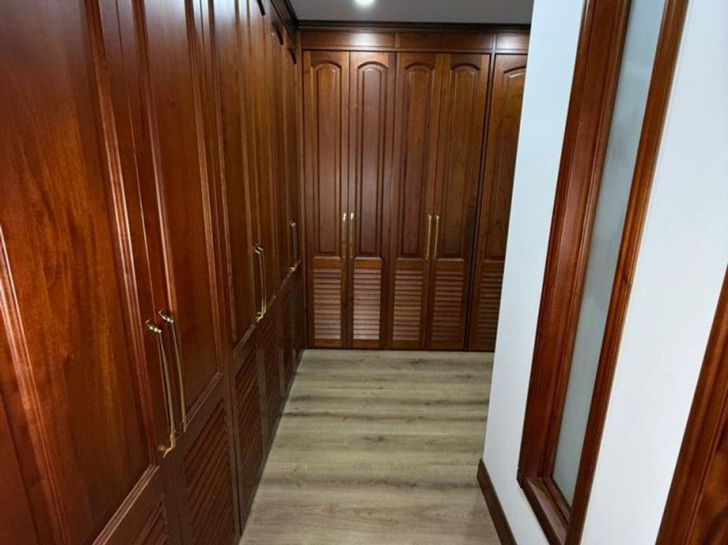 Apartamento de 4 alcobas en venta en Santa Bibiana, Bogotá, 243 m² · foto 2 de 20