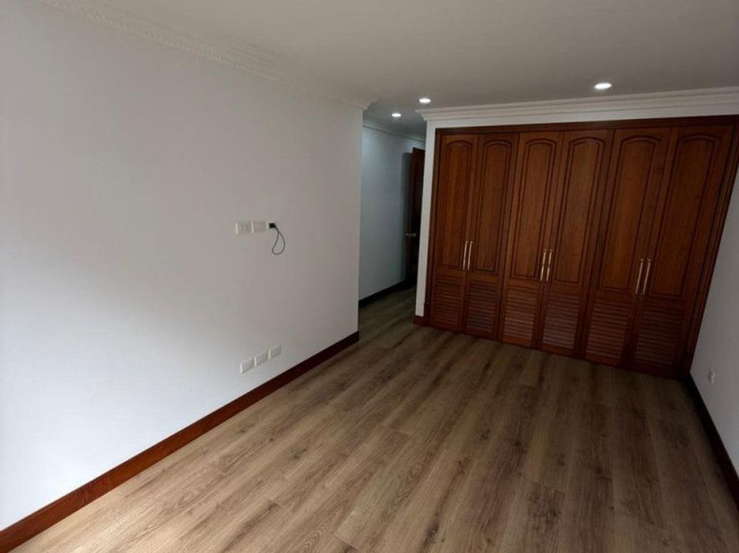 Apartamento de 4 alcobas en venta en Santa Bibiana, Bogotá, 243 m² · foto 12 de 20