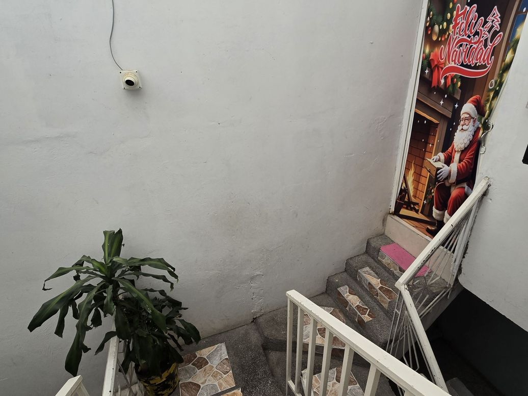 Casa de 6 alcobas en venta en Marco Fidel Suarez, Bogotá, 378 m² · foto 6 de 14