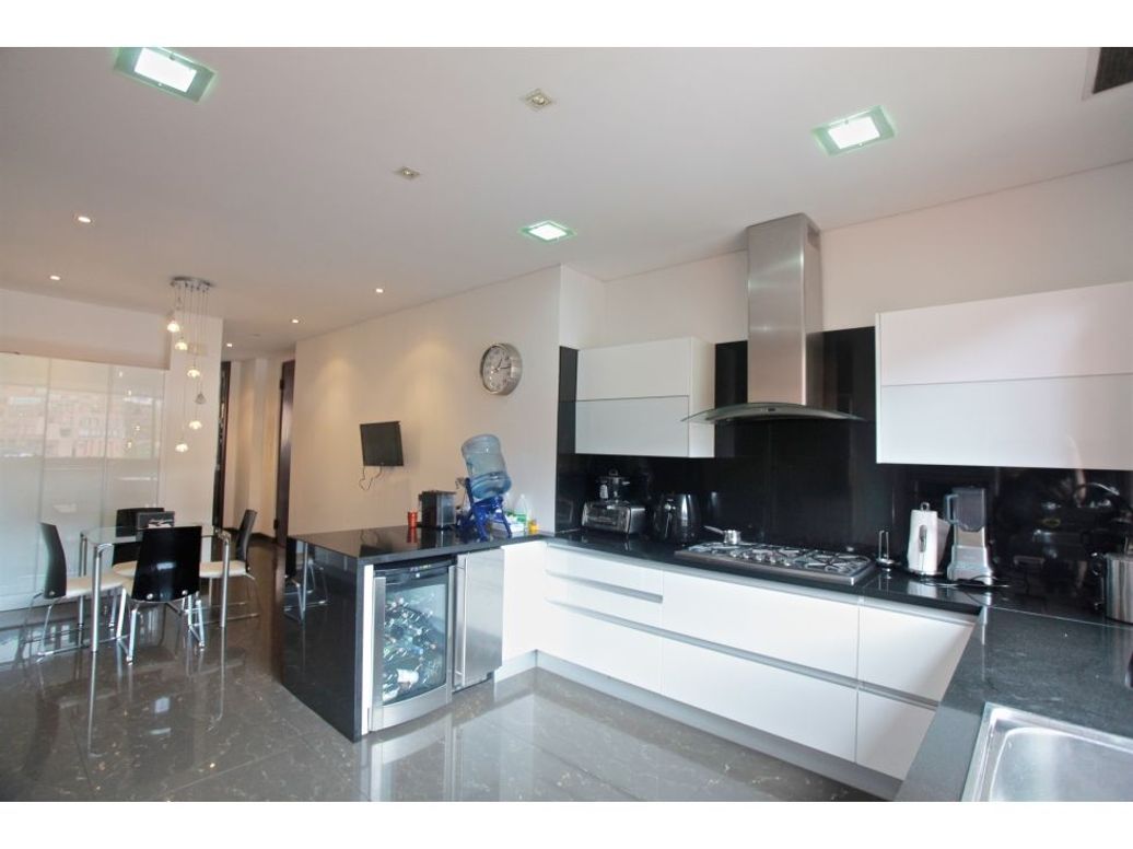 Apartamento de 3 alcobas en venta en Rosales Bajo, Bogotá, 342 m² · foto 12 de 20
