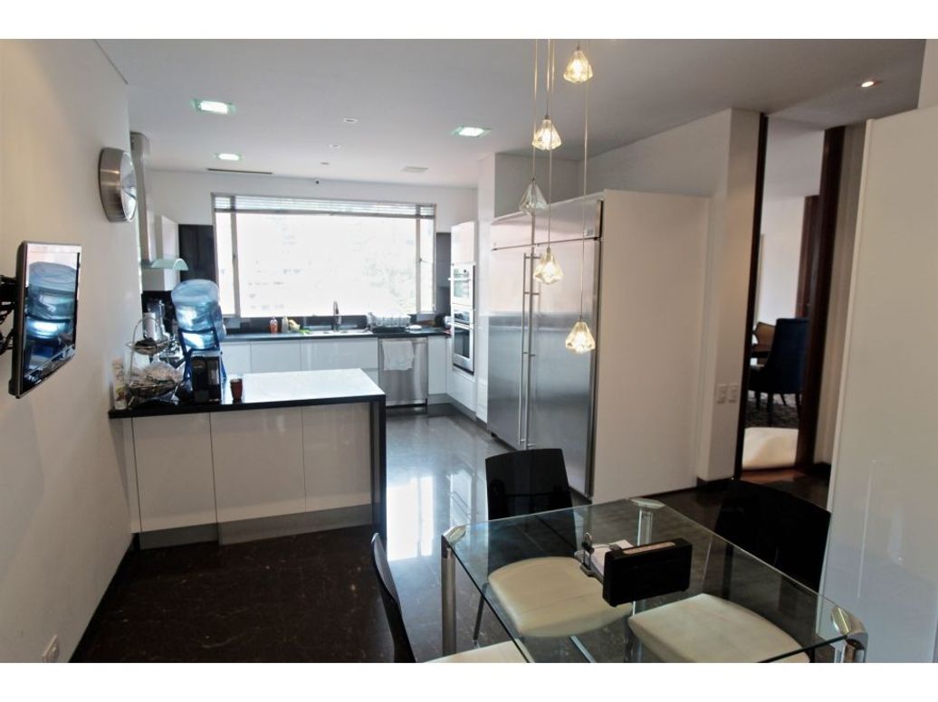 Apartamento de 3 alcobas en venta en Rosales Bajo, Bogotá, 342 m² · foto 16 de 20