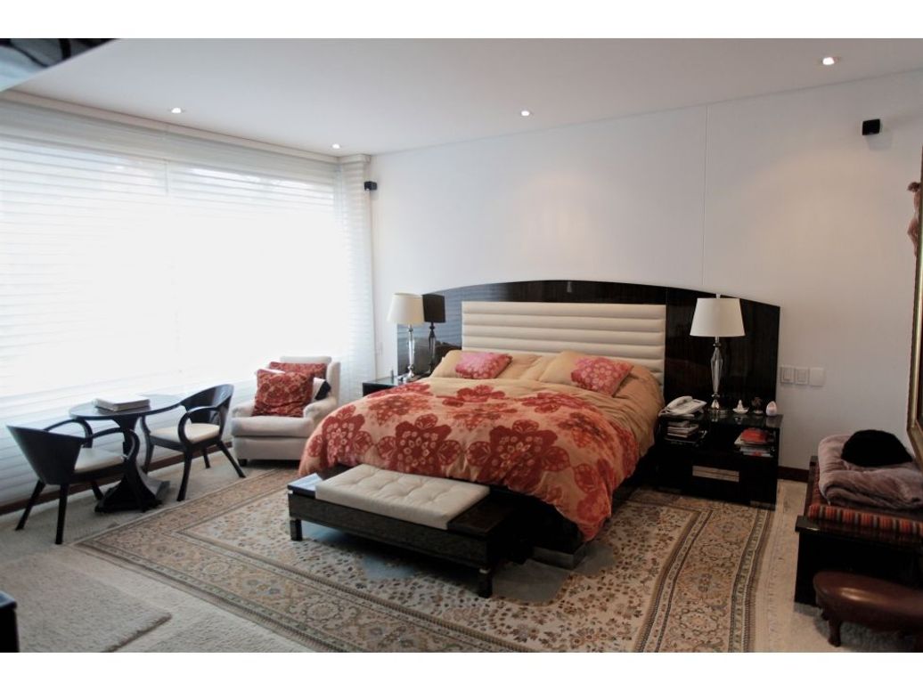 Apartamento de 3 alcobas en venta en Rosales Bajo, Bogotá, 342 m² · foto 19 de 20