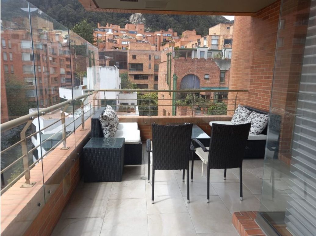 Apartamento de 3 alcobas en venta en Rosales Bajo, Bogotá, 342 m² · foto 2 de 20