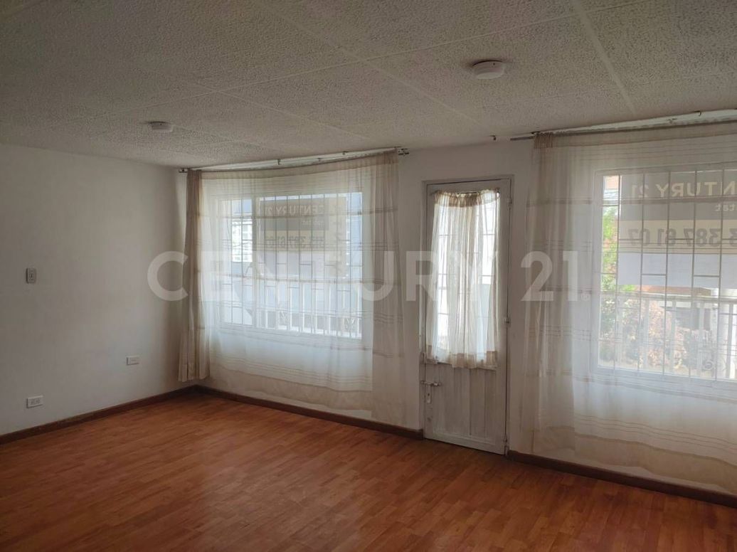 Casa de 5 alcobas en venta en Álamos Norte, Bogotá, 262 m² · foto 11 de 20