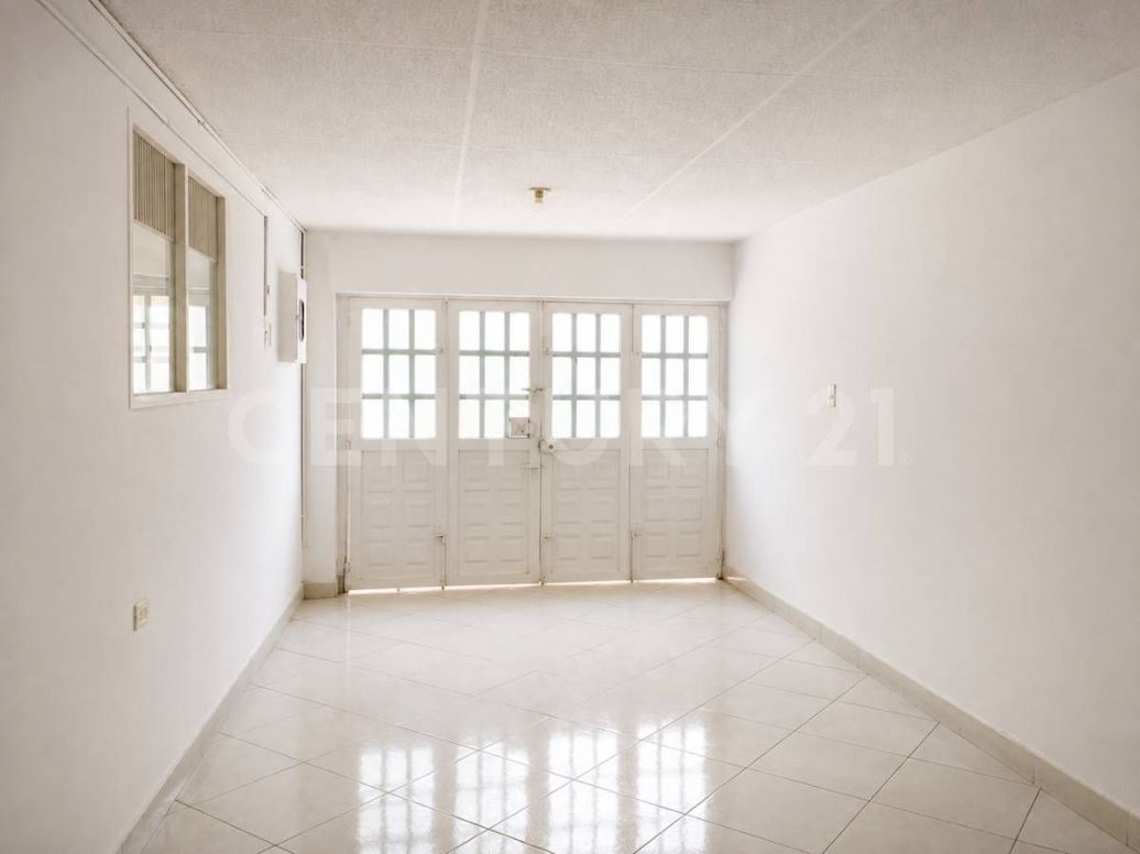 Casa de 5 alcobas en venta en Álamos Norte, Bogotá, 262 m² · foto 3 de 20