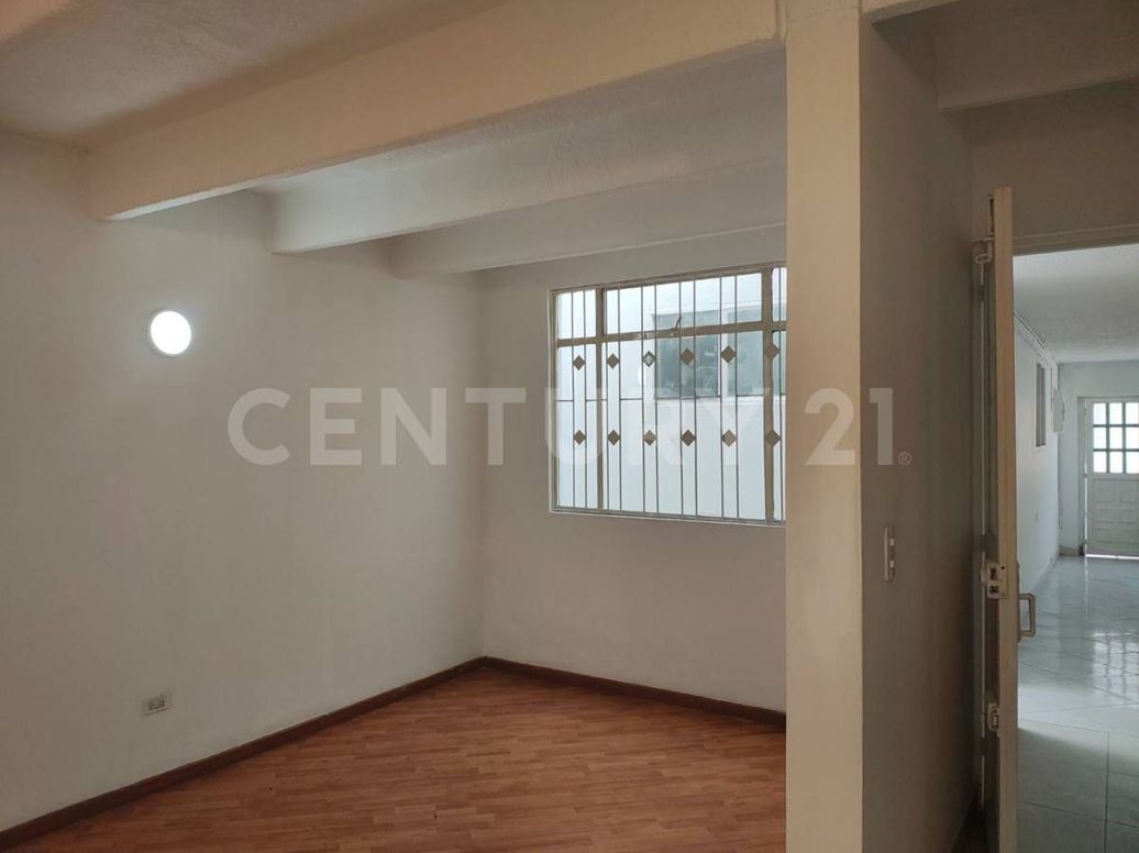 Casa de 5 alcobas en venta en Álamos Norte, Bogotá, 262 m² · foto 13 de 20