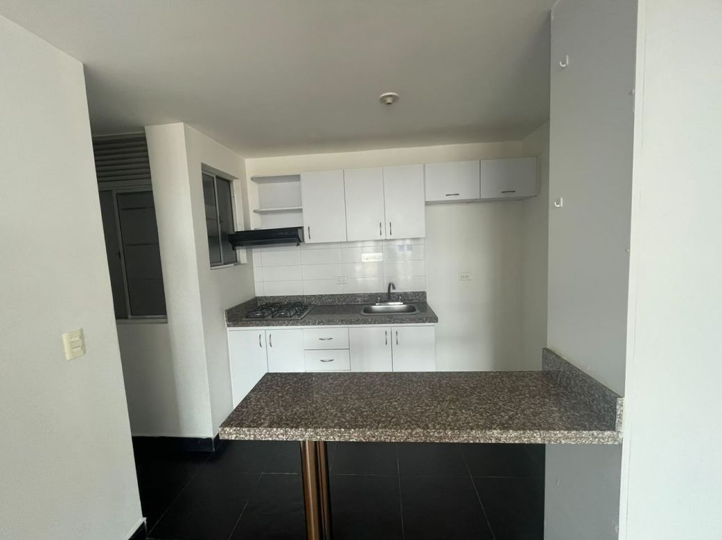 Apartamento en arriendo en Gran Granada, Bogotá · foto 2 de 14