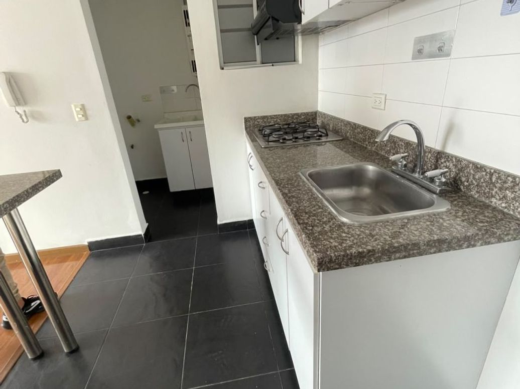 Apartamento en arriendo en Gran Granada, Bogotá · foto 4 de 14