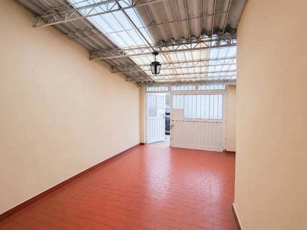 Casa de 4 alcobas en venta en Las Orquideas, Bogotá, 90 m² · foto 2 de 20