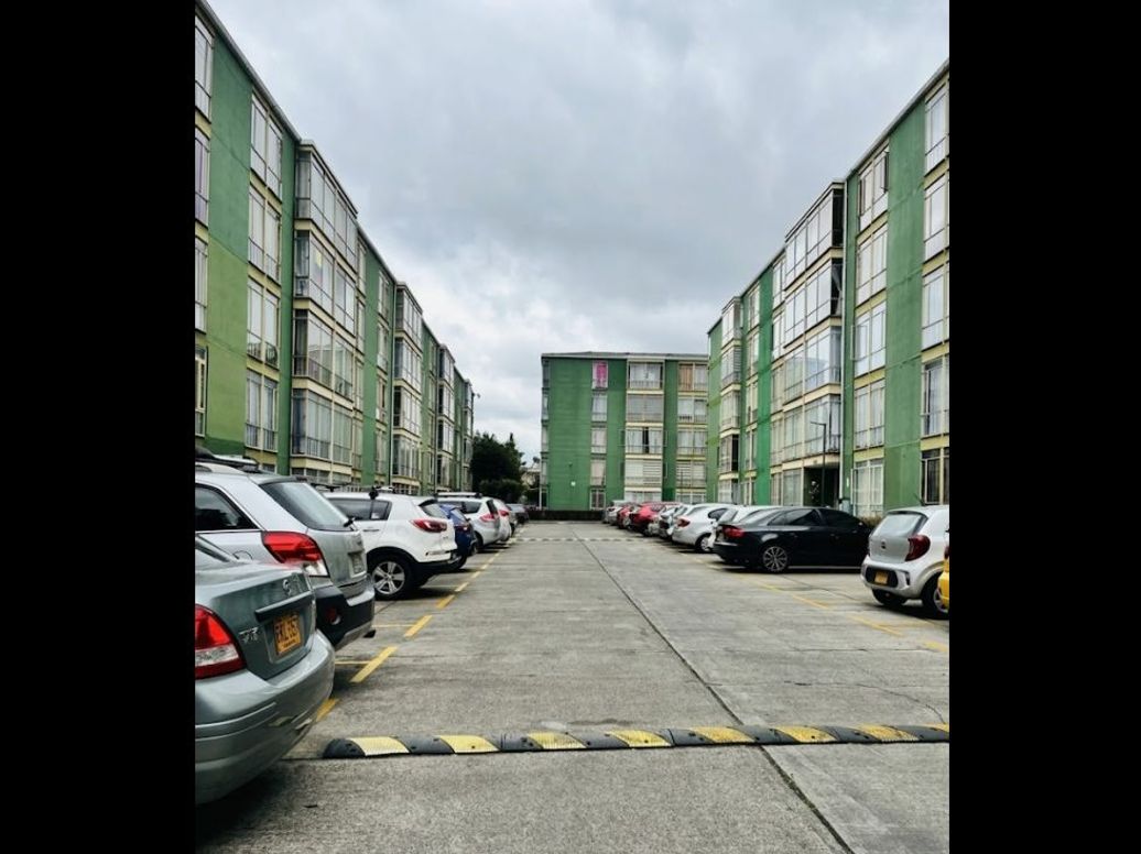 Apartamento de 3 alcobas en venta en Hospital San Carlos, Bogotá, 53 m² · foto 2 de 14