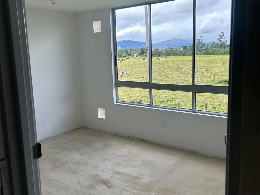 Apartamento de 2 alcobas en venta en Cr. El Roble, Bogotá, 45 m² · foto 4 de 11