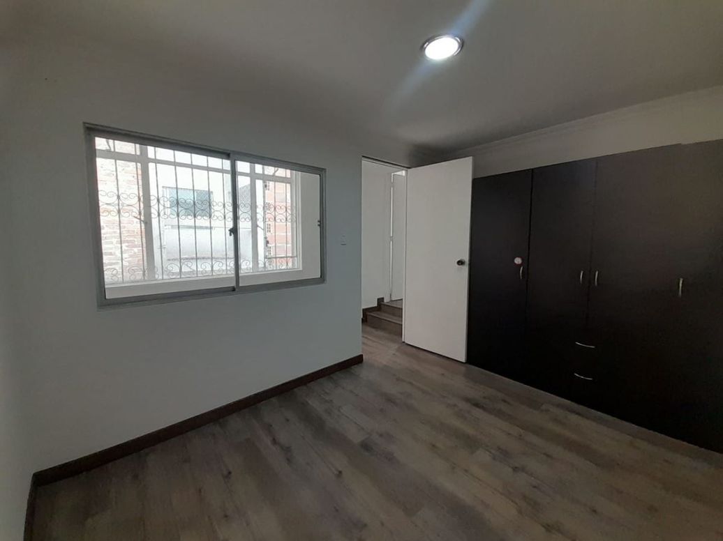 Casa de 5 alcobas en venta en Estrella, Bogotá, 209 m² · foto 8 de 20