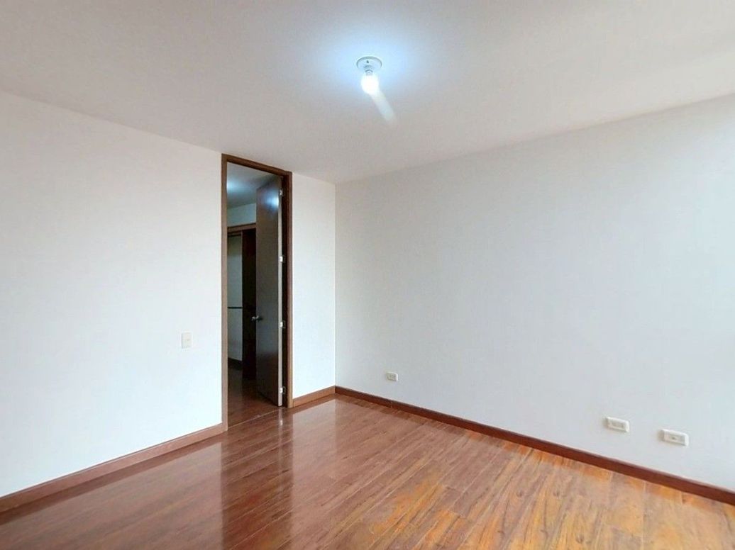 Apartamento de 3 alcobas en venta en El Dorado, Bogotá, 83 m² · foto 8 de 12