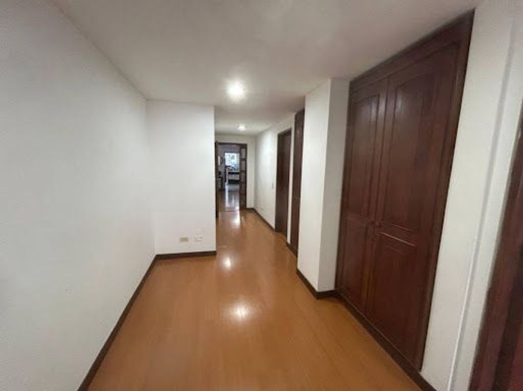 Apartamento de 3 alcobas en venta en Molinos Norte, Bogotá, 210 m² · foto 7 de 10